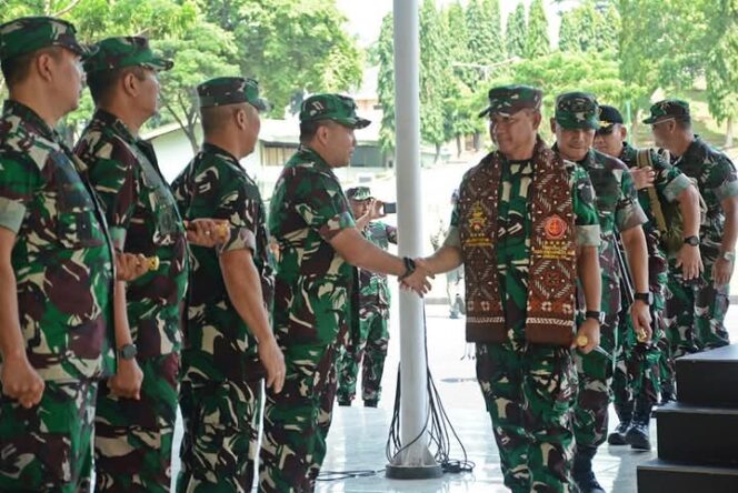 
					Panglima TNI Apresiasi Babinsa atas Pembinaan Teritorial yang Luar Biasa